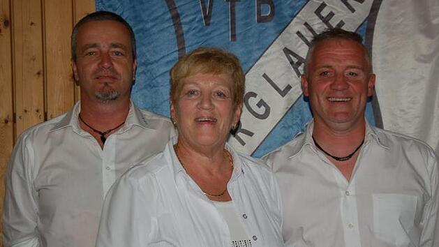 Jürgen Wehner, Monika Schneider und Marco Heinickel (von links) führen als Vorstandstrio künftig den VfB Burglauer. Foto: Manfred Mellenthin