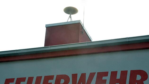 Nicht &uuml;berall war am erstmals bundesweit durchgef&uuml;hrten Warntag eine Sirene (im Bild: Feuerwehr Garitz) zu h&ouml;ren. Das lag im Landkreis Bad Kissingen jedoch nicht an einer Panne. Vielmehr  sind die Sirenen vielerorts  abgebaut.Peter Rauch