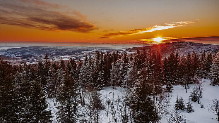 Sonnenaufgang im Winter auf dem Brocken im Nationalpark Harz in Sachsen- Anhalt  von Jana Dünnhaupt