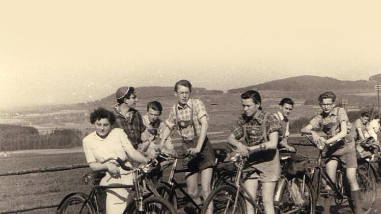 Historische Aufnahmen, die uns der Schulverein zur Verfügung gestellt hat...