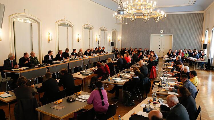 Kurzfristig wurde der Tagesordnungspunkt zur Bildung der neuen Fraktion "Bamberger Allianz" am Mittwoch im Stadtrat Bamberg abgesetzt. Foto: Matthias Hoch