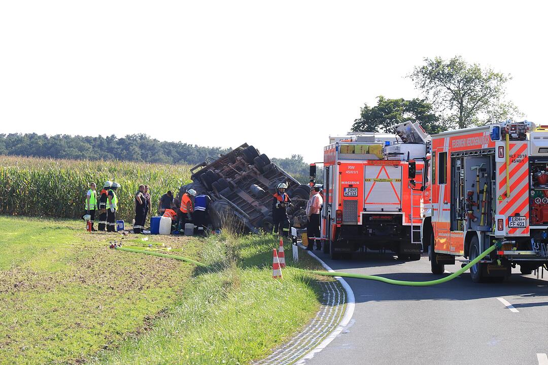 Lkw-Fahrer verliert Kontrolle bei Herzogenaurach