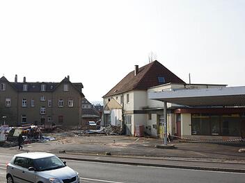 Von der einstigen Ausstellungshalle ist nur noch das Abbruchmaterial übrig. Foto: Arkadius Guzy