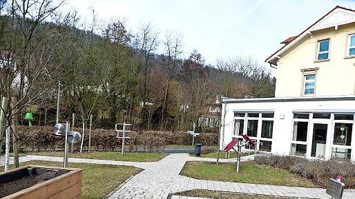 Die Arbeiterwohlfahrt möchte, dass die Gemeinde Trebgast den bisher öffentlich zugängigen Mehrgenerationsgarten vor ihrer Terrasse einzäunt.