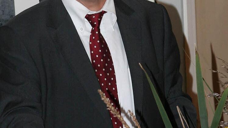 Bezirksheimatpfleger Prof. Dr. Klaus Reder erinnert sich noch gut an die ersten Gespräche über die Wiesenbronner Synagoge. Foto: Daniela Röllinger