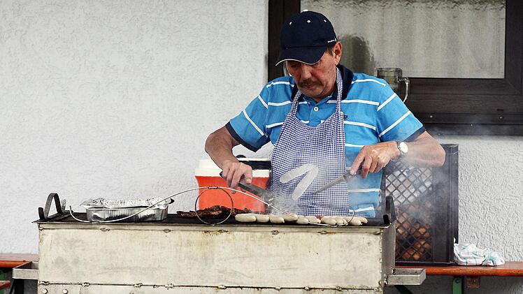 Grillmeister Waldemar Koch ließ nichts anbrennen.