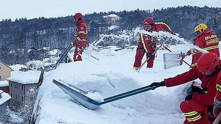 Die DLRG-Helfer im Einsatz. Foto: DLRG