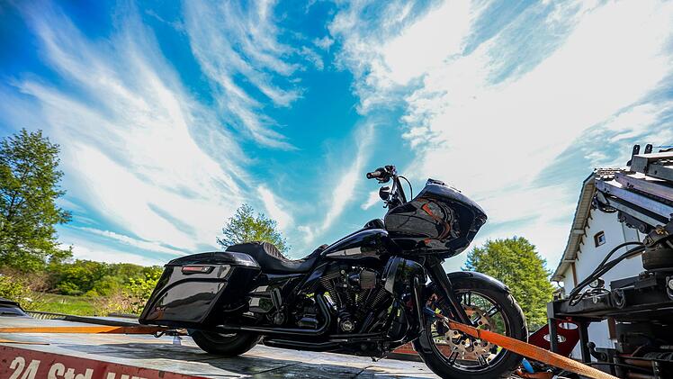 1.200 Polizisten bei Razzia gegen "Hells Angels" im Einsatz