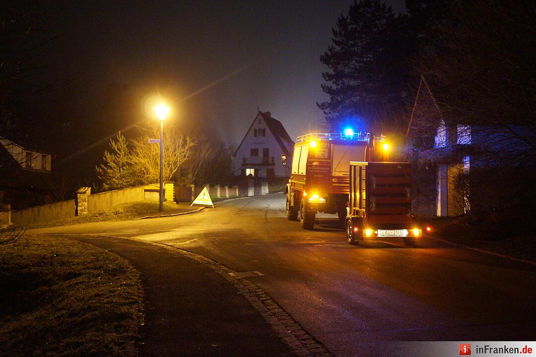 Auto samt Garage ausgebrannt