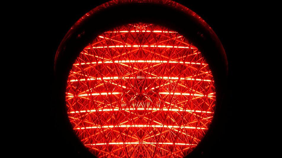 Corona Ampel In Bayern Das Bedeutet Stufe Dunkelrot