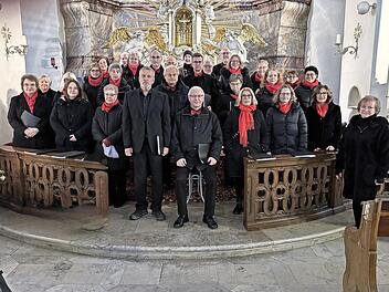 Weihnachtlich gestimmt: der Folklorechor N&uuml;dlingen.