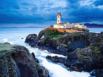 Fanad ist eine Halbinsel im Norden Irlands im County Donegal. Ihr nördlichster Punkt ist der von einem Leuchtturm geschmückte und beeindruckende Fanad Head.  Foto: Hartmut Krinitz