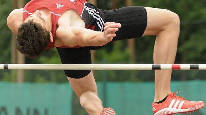 Auf der heimischen Anlage liefen die TSH-Athleten trotz widriger Bedingungen zu Hochform auf: Niklas Wisener holte mit 1,86 Metern Gold im Hochsprung der Altersklasse MU20.