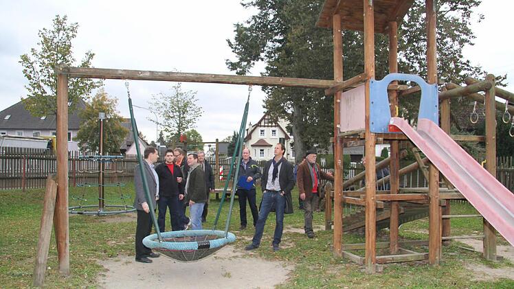 Auch für den Spielplatz gibt es neue Ideen: Entweder wird er in den Stadtpark integriert oder die Geräte werden modernisiert.