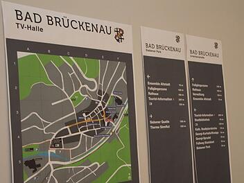 So werden die Informations-Stelen aussehen. Sie sind zwei Meter hoch. Foto: Ulrike Müller