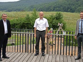 Oskar Ebert, dessen Nachfolger in der Geschäftsführung Siegfried Ständecke und Florian Töpper (von links) Foto: privat