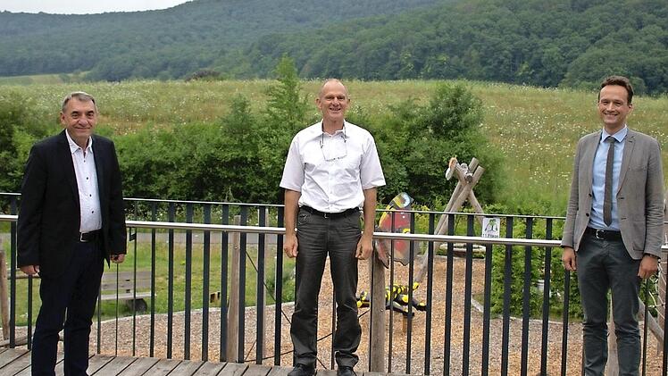 Oskar Ebert, dessen Nachfolger in der Geschäftsführung Siegfried Ständecke und Florian Töpper (von links) Foto: privat