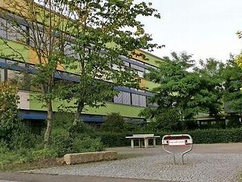 Das Modell der offenen Ganztagsschule kommt in Breitengüßbach gut an. Die Räume im Schulhaus (Bild) reichen nicht mehr aus. Foto: J. Michel