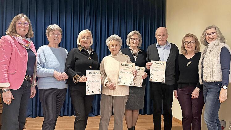Neue Vorstandschaft und Geehrte (v.l.): Kirsten Haegel, Elisabeth Weber, Grazyna Quirini, Irmgard Motschmann, Lucija Franck, Manfred Schein, Teresa Kalinowski und Karin Ellmer.