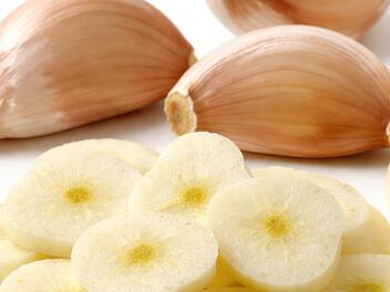 Knoblauch ist innen gr&uuml;n - giftig oder noch essbar?