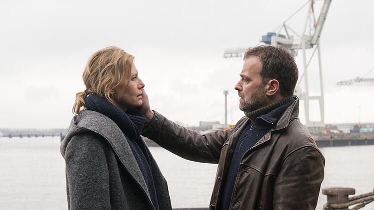 Anne (Ina Weisse) und Harry Hoppe (Juergen Maurer) f&uuml;hrten vor dem Schiffsungl&uuml;ck eine schwierige Ehe - was ist geschehen?