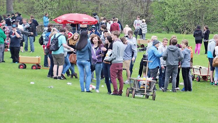 Zahlreiche Jugendliche sind am 1. Mai auf dem LGS-Gelände. Fotos: Corinna Igler