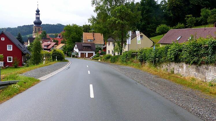 Ist die Asphaltierung der Parkstreifen bei der Brauerei Haberstumpf vorrangig notwendig? Die Meinungen gingen auseinander.
