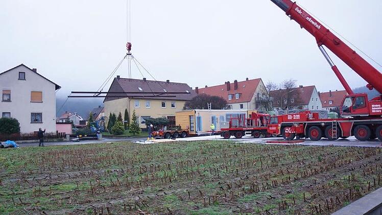 Ein riesiger Kran war erforderlich.  Foto: privat