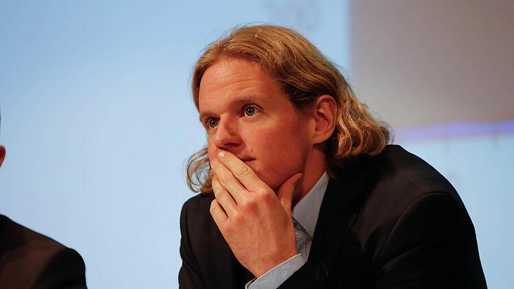 Jochen Tackenberg von Next Kraftwerke erklärte das Virtuelle Kraftwerk Foto: Matthias Hoch