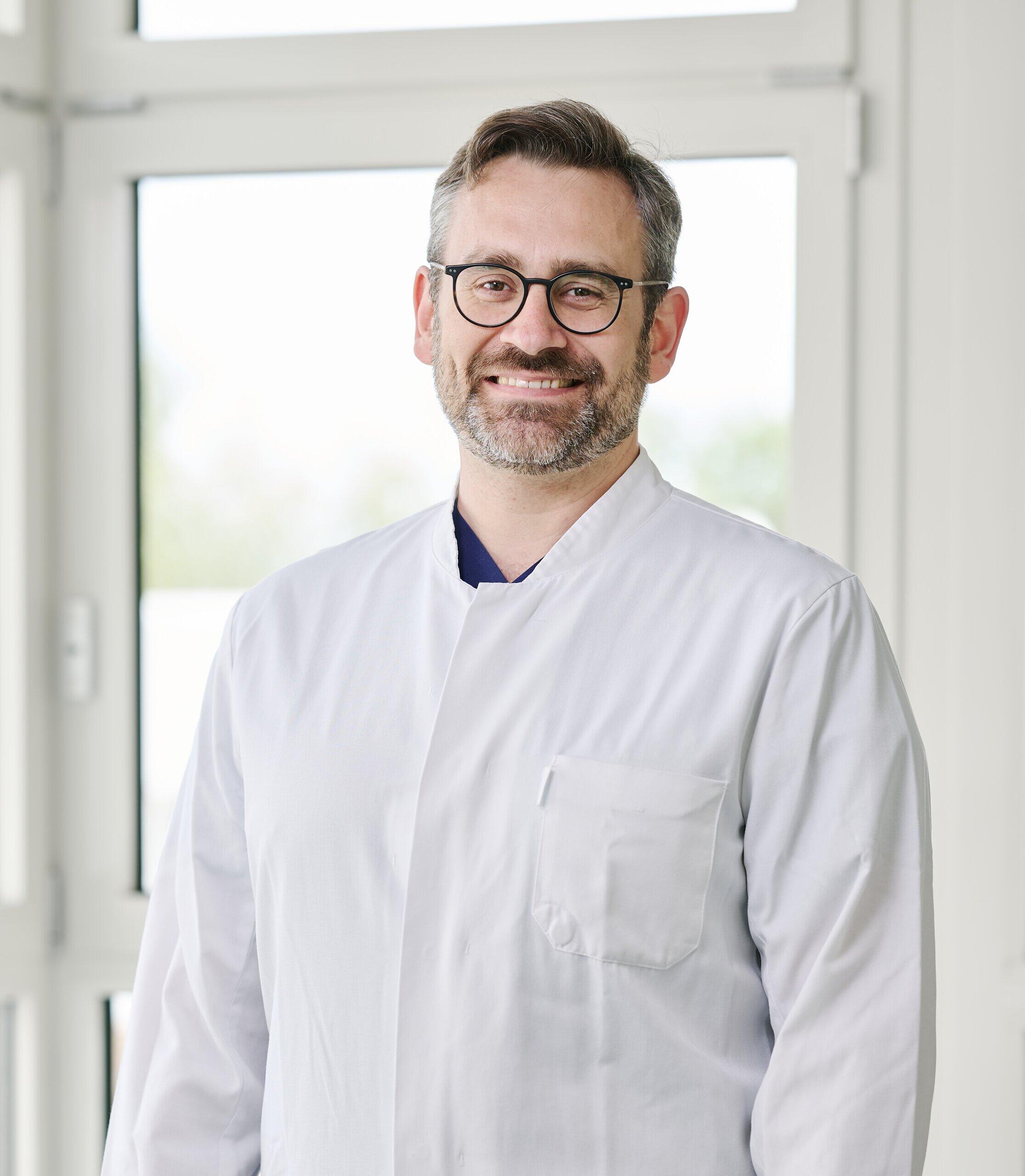 Dr Med Volker Burghausen Facharzt Für Orthopädie Klinikum Fürth stellt neuen Chefarzt der Frauenklinik vor - das sind