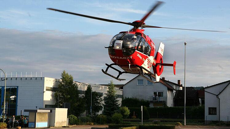 Ein schwerer Unfall hat sich am Sonntagabend in Altenkunstadt ereignet. Foto: Tobias Kindermann