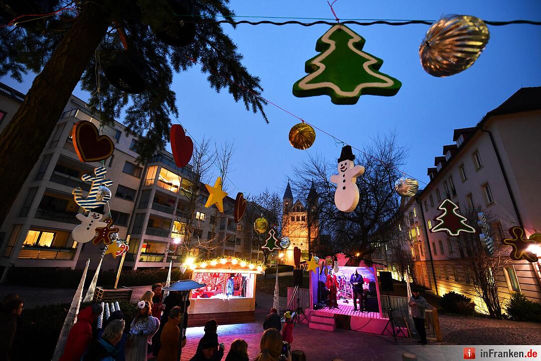 Weihnachtsmarkt "Florsokerhof" am Hundertwasserhaus