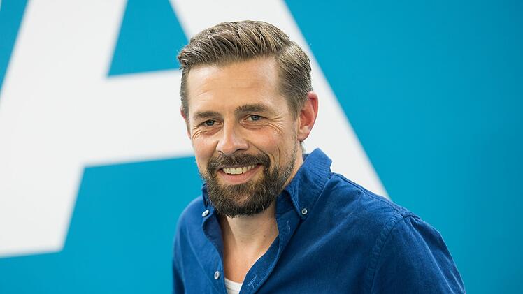 Im Gespräch mit Barbara Schöneberger berichtete Klaas Heufer-Umlauf von seinem Treffen mit Barack Obama im Jahr 2023.