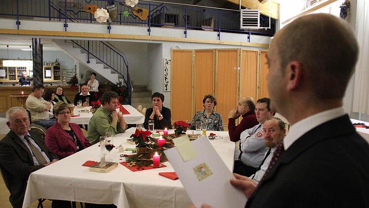 Bürgermeister Steppert bei seiner Ansprache.