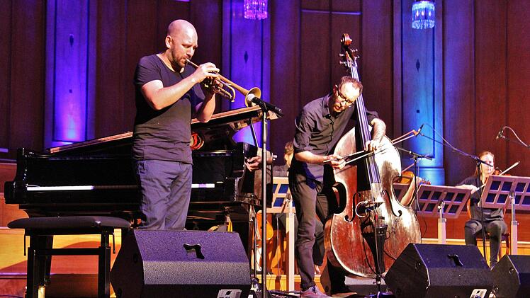 Bleibender Eindruck (von links): Sebastian Studnitzky und Paul Kleber.  Fotos: Werner Vogel
