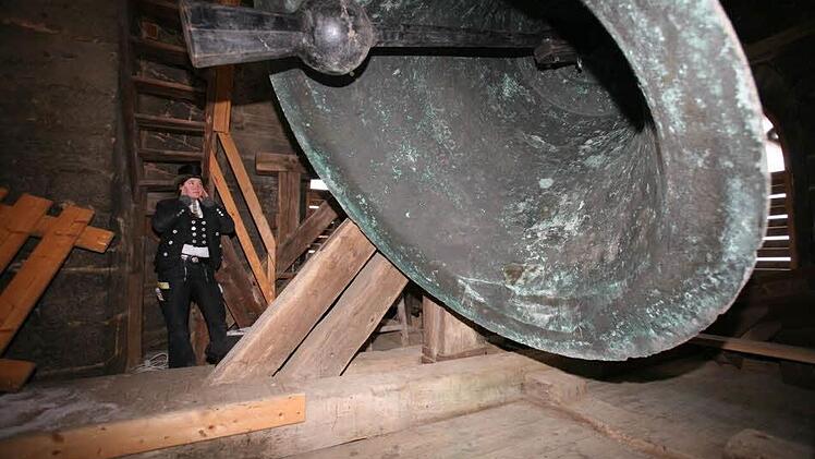 Steffen Willing kennt sich mit Turmuhren aus und kann darüber hinaus hervorragend klettern - beste Voraussetzungen für seinen Beruf. Fotos: privat