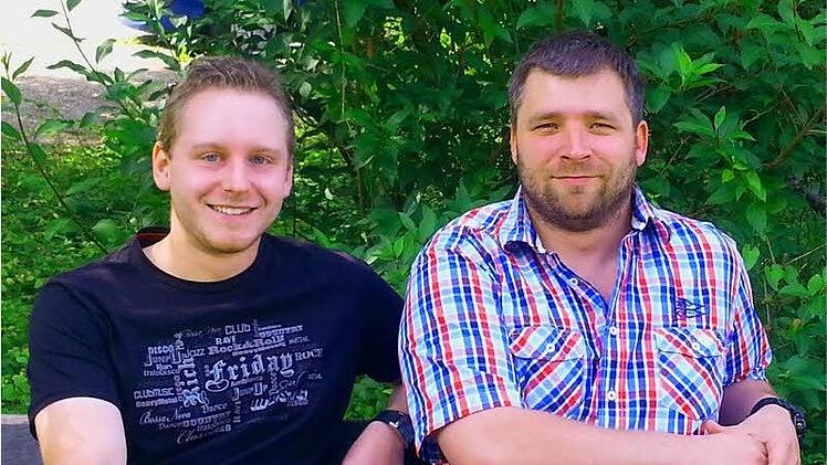 Maximilian Neubauer (links) mit seinem Freund Martin Deinzer, dem er das Youtube Video zum Abschied aus Neustadt gewidmet hat.