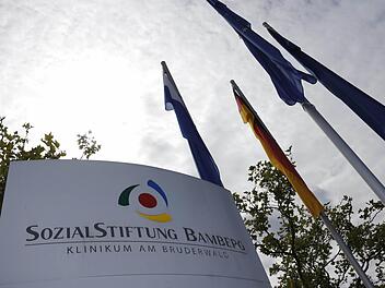 Der Stiftungsrat der Sozialstiftung Bamberg hat am Freitag der außerordentlichen Kündigung des beschuldigten Arztes zugestimmt.  Foto: Matthias Hoch