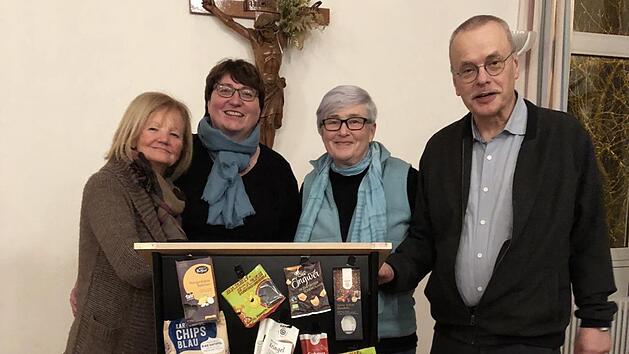 Warben f&uuml;r die Zertifizierung (von links): Dorle Frey vom "Fair-Ein" Kulmbach, Ingrid Flieger (Steuerungsgruppe), Heike Rahn, ("Eine-Welt-Laden") Kulmbach und MdB Uwe Kekeritz (Die Gr&uuml;nen)Vanessa Druse-Baum