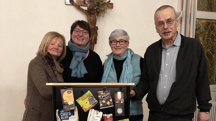 Warben für die Zertifizierung (von links): Dorle Frey vom "Fair-Ein" Kulmbach, Ingrid Flieger (Steuerungsgruppe), Heike Rahn, ("Eine-Welt-Laden") Kulmbach und MdB Uwe Kekeritz (Die Grünen)Vanessa Druse-Baum