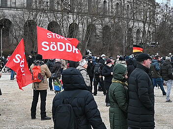 "Mega-Demo in Nürnberg"