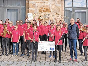Das erfolgreiche Benefizkonzert der „kleinen Orchester“ brachte 4500 Euro ein.