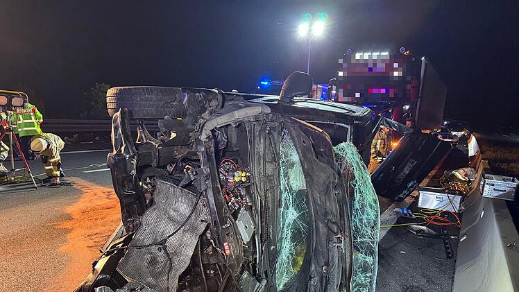 Schwerer Unfall auf A9 bei M&uuml;nchberg - drei Verletzte