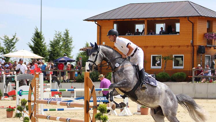 Heino Möller (RSG Detter) auf Casall Del Monte.