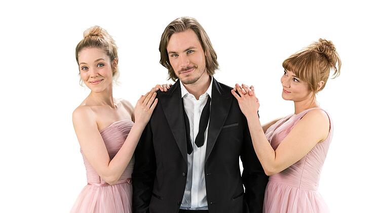 Aus zwei mach drei: Die 13. Staffel von "Sturm der Liebe" sorgte 2017 für ein Novum. Erstmals war ein Liebesdreieck im Zentrum der Geschichte. Letztlich entschied sich William (Alexander Milz, Mitte) für Rebecca (Julia Alice Ludwig, rechts).