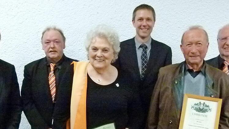 Ehrungen(von links): Wilfried Steinert, Günter Georg, Hannelore Werrmann-Schindhelm, Marco Steiner, Karl-Heinz Pitterle und Dietmar Grosch  Fotos: Lothar Weidner
