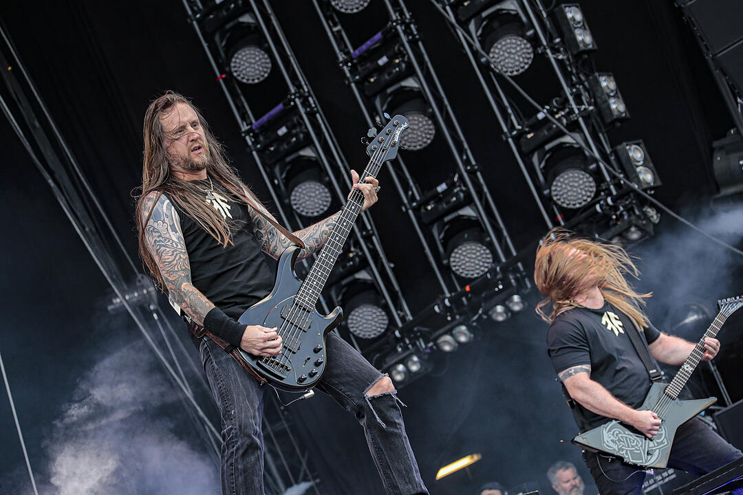Amon Amarth bei Rock im Park 2019: Ganz viel Metal und Feuer bringt die Fans zum Durchdrehen