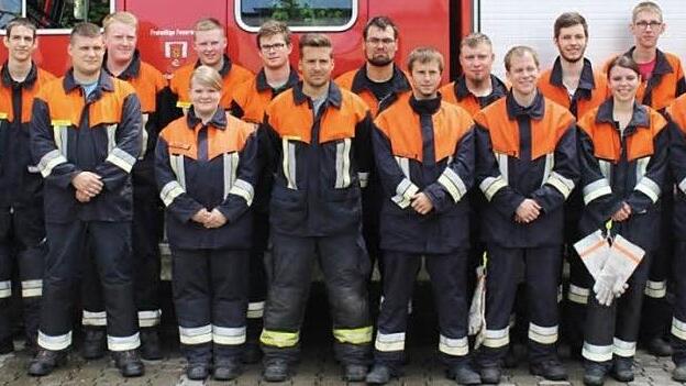 Die jungen Leute hatten sich in zwei Jahren fit f&uuml;r die Truppf&uuml;hrer-Pr&uuml;fung gemacht. Foto: Stefan Brunner