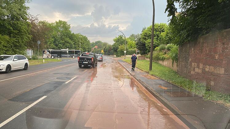 Bad Kissingen: Riesige Hagelkörner im Video - das ist beim Gewitter passiert
