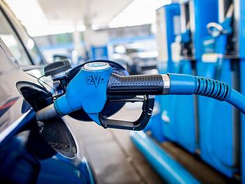 Hohe Spritpreise: In diesen Bundesl&auml;ndern solltest du nicht an der Autobahn tanken